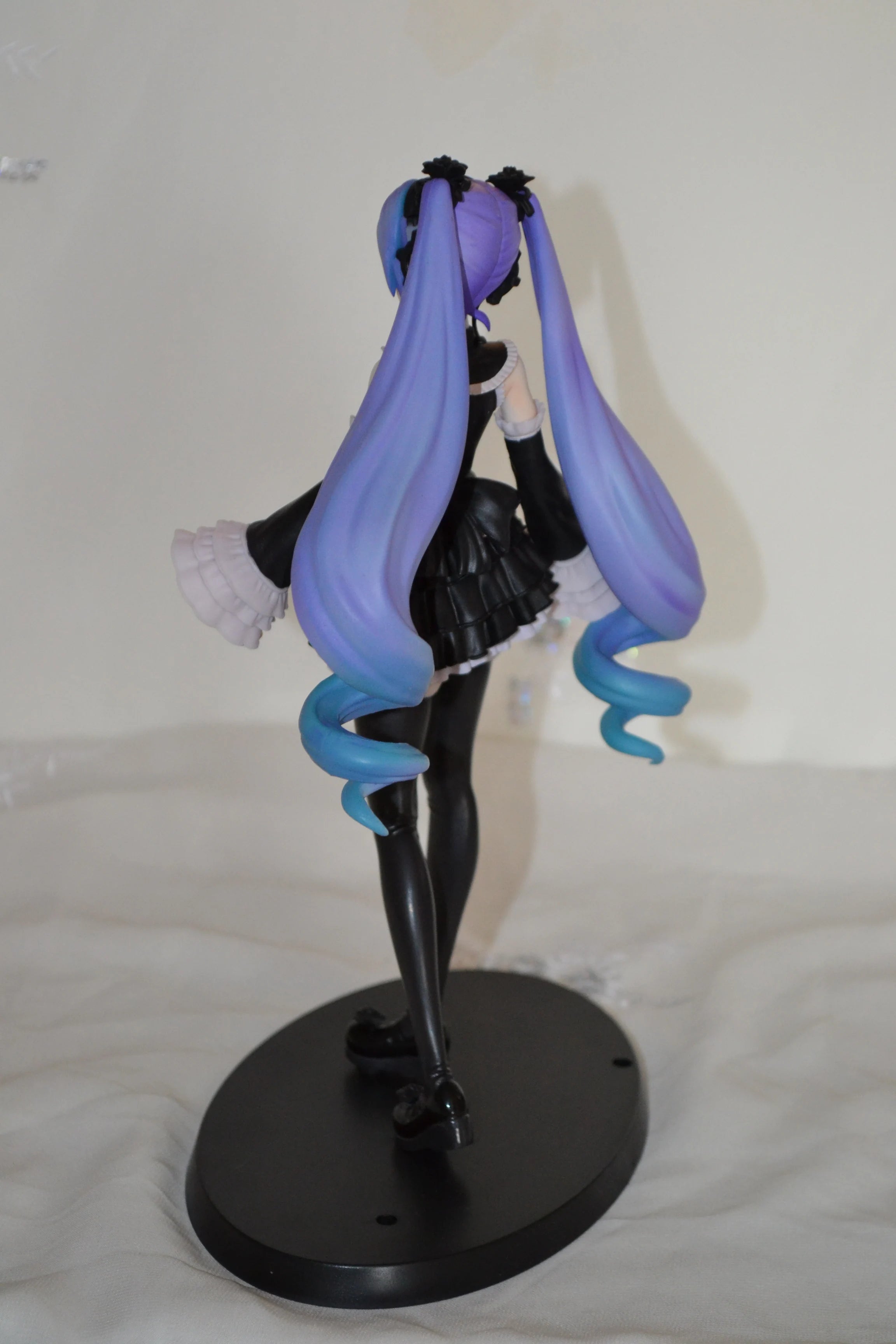 Discover the Enchanting 17CM Hatsune Miku Black Dress Lolita Model Toy - A Must-Have for Anime Collectors!